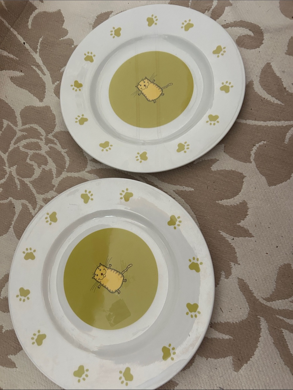 Gibson Max & luey dinner plates